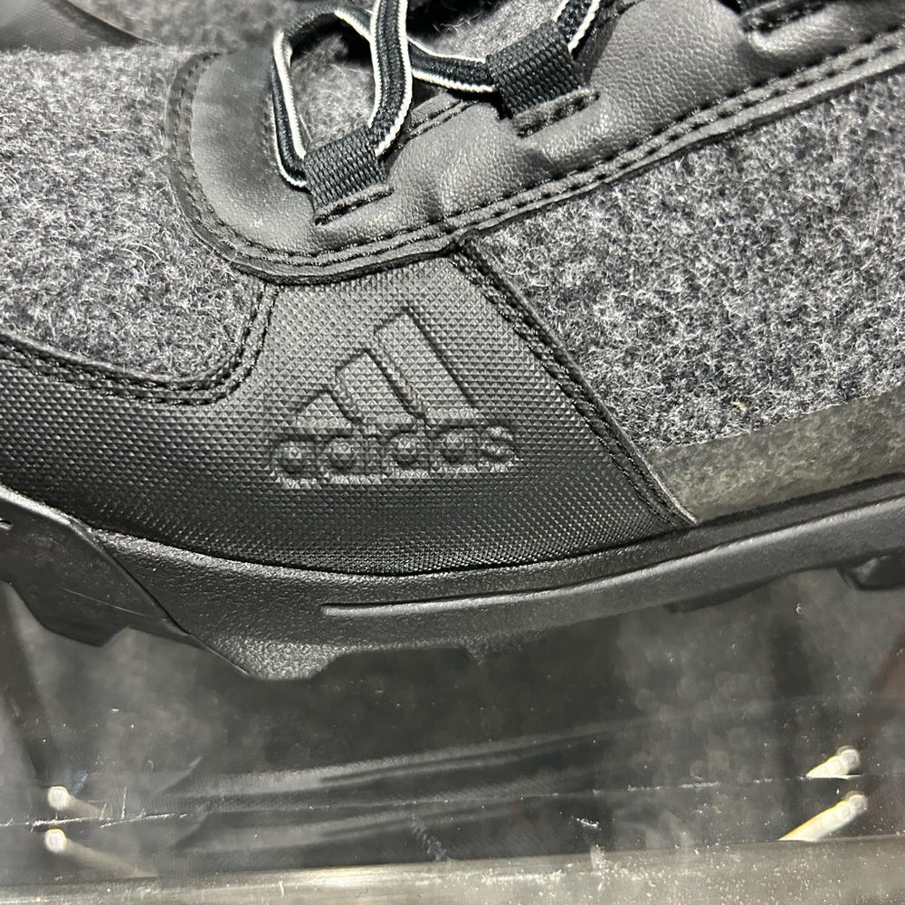 Adidas PrimaLoft Gray and Black Men's Boots with Red Accents - Picture 4 of 5